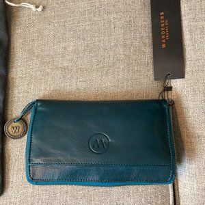 Wanderers Travel Co. Hutten Wallet in Azzurra